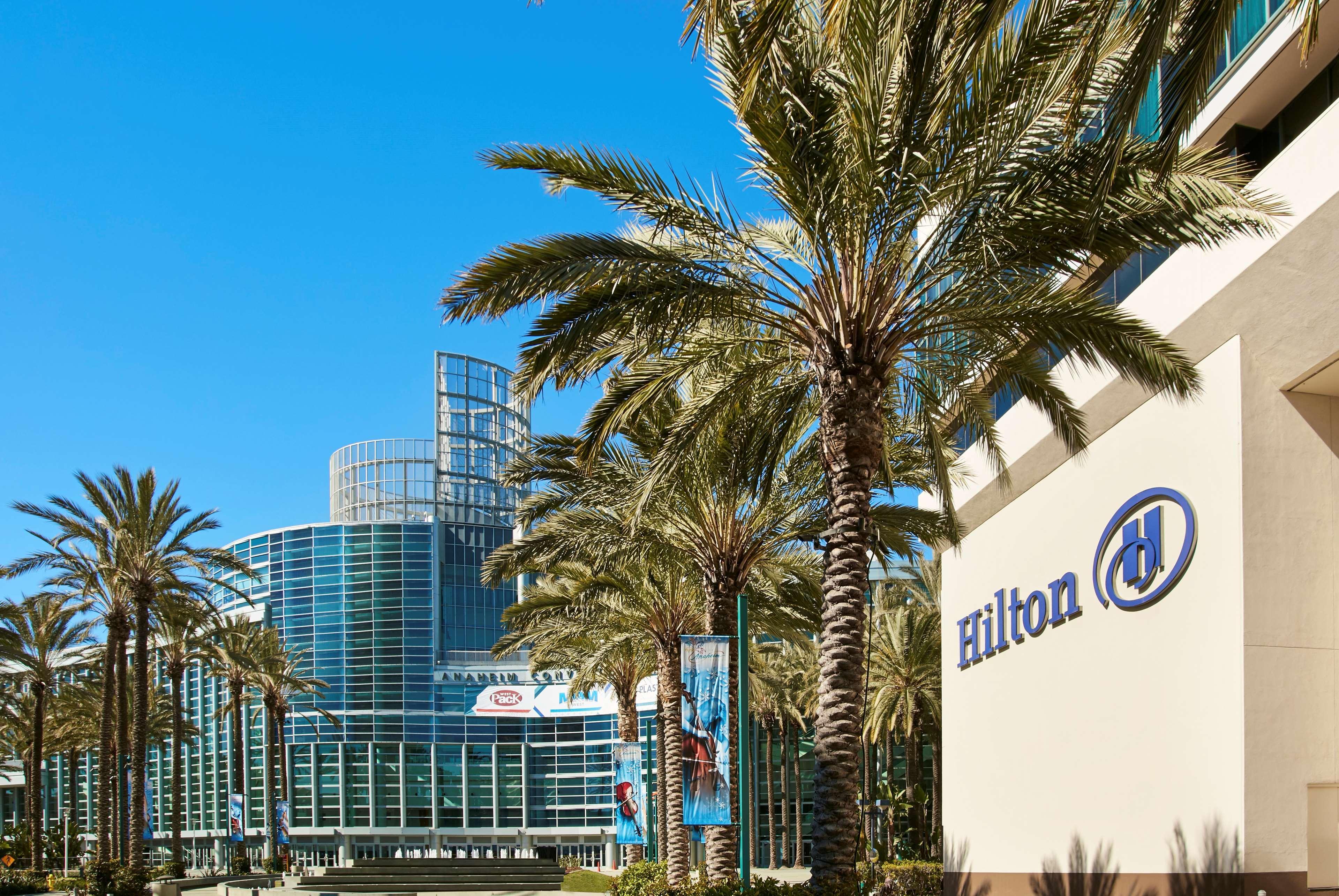 Hilton Anaheim Hotel Exterior photo